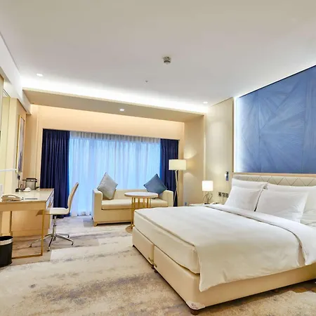 The Diplomat Radisson Blu Hotel Residence & Spa Manama Exterior photo