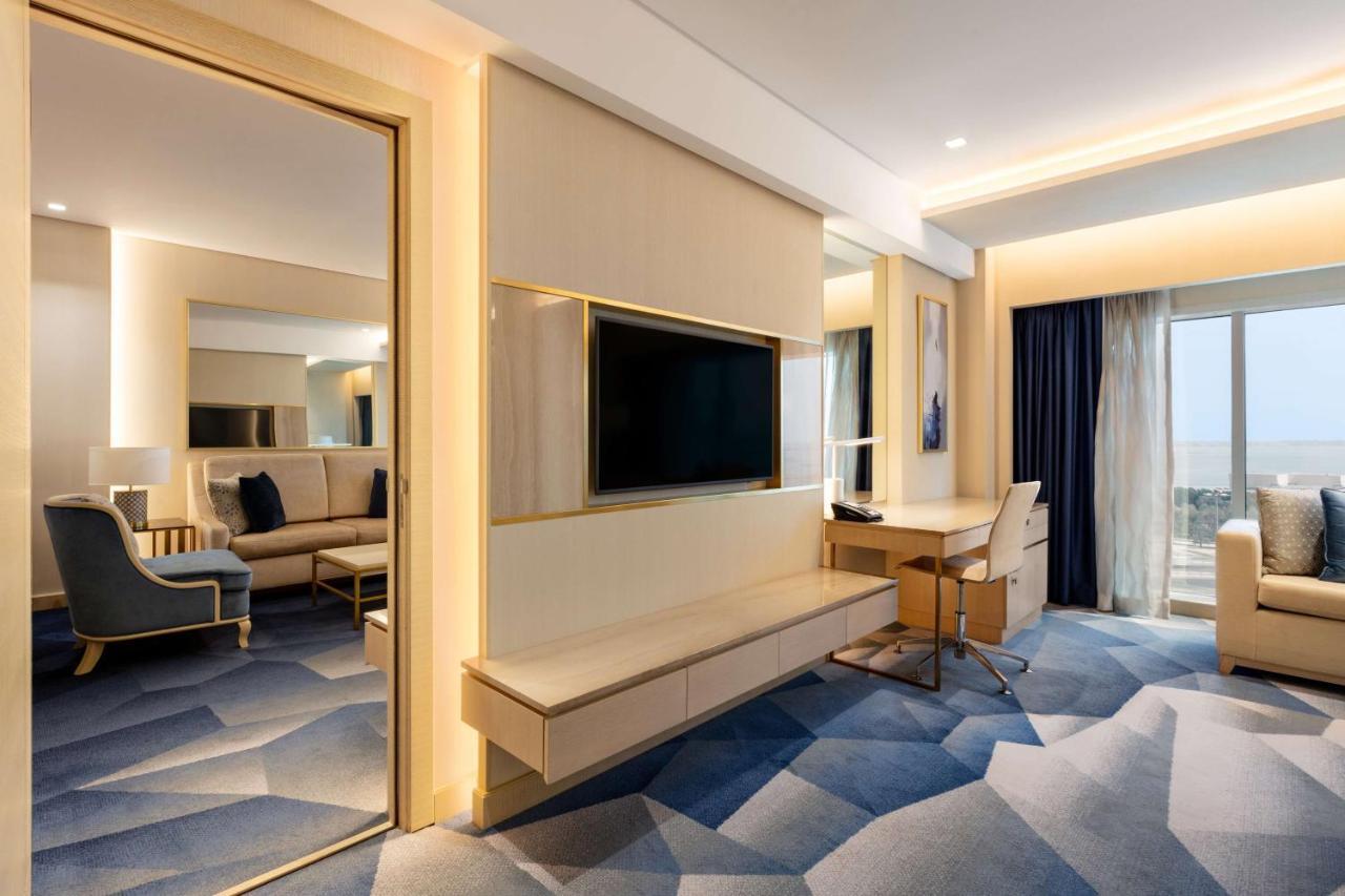 The Diplomat Radisson Blu & Aparthotel