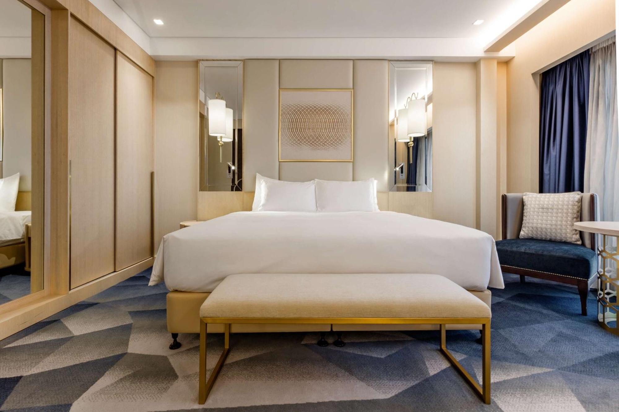 Aparthotel The Diplomat Radisson Blu &
