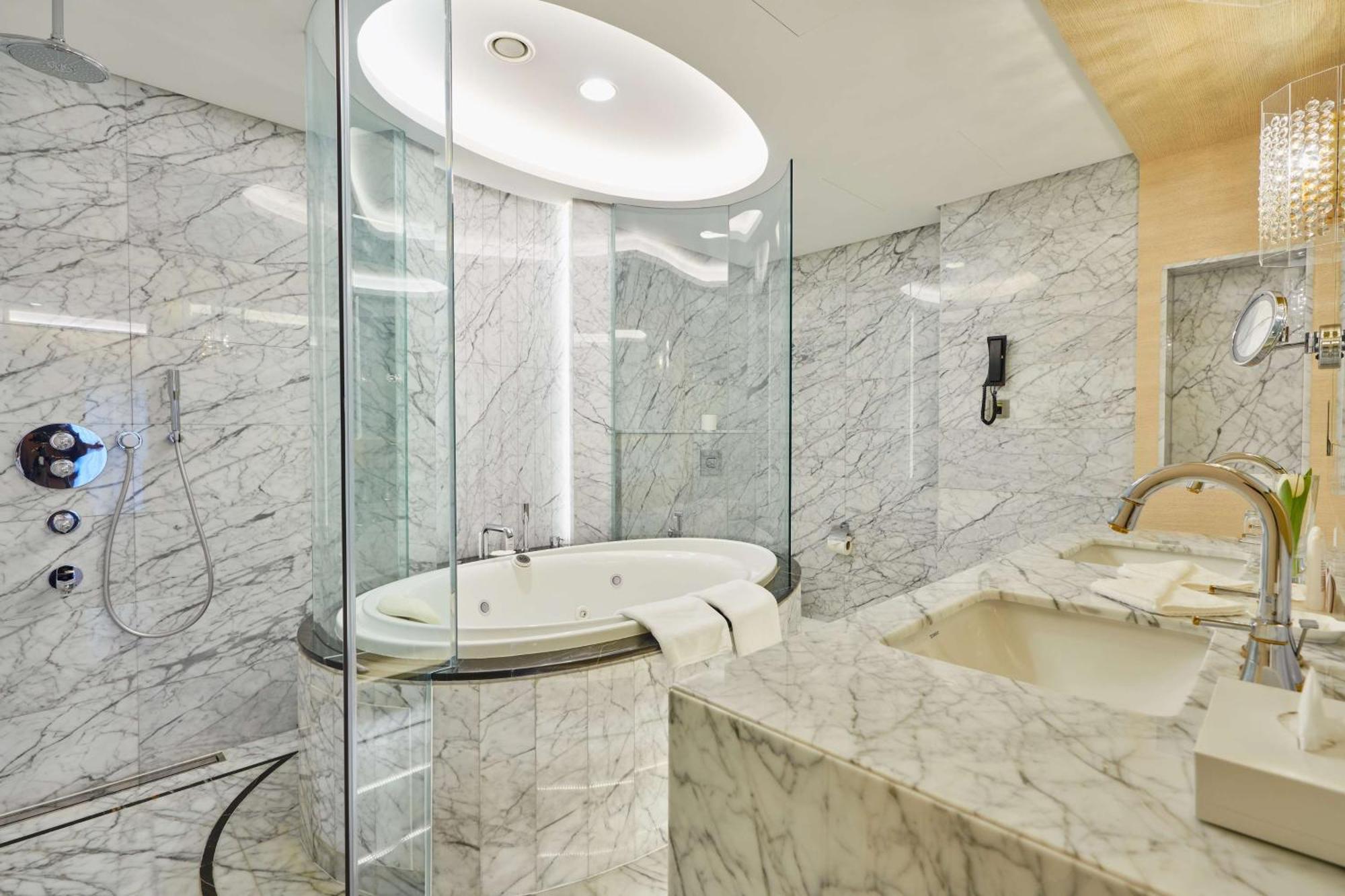 The Diplomat Radisson Blu & Aparthotel 5*