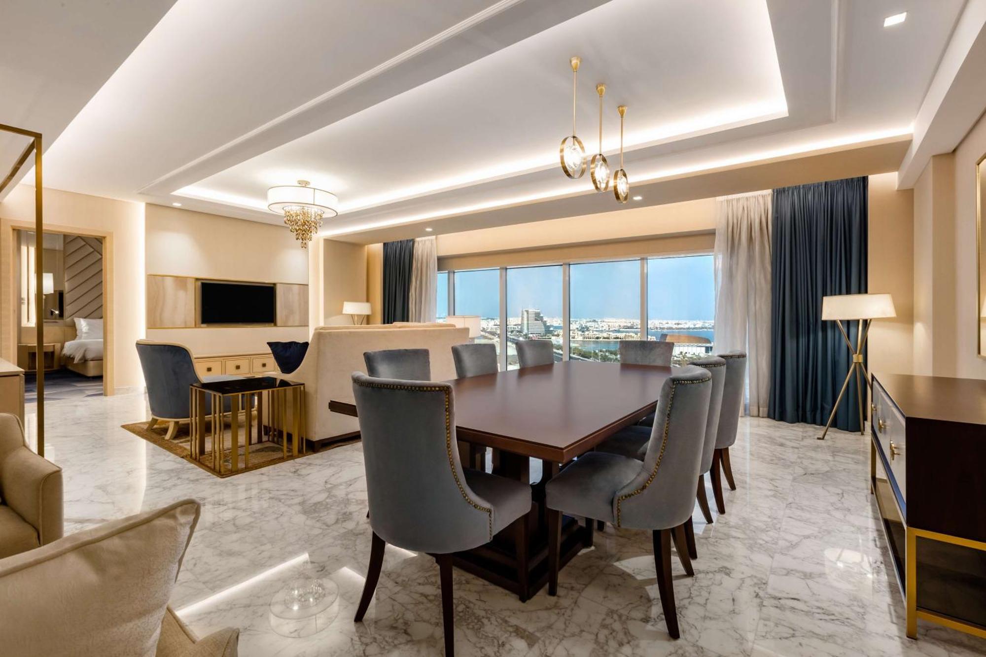 The Diplomat Radisson Blu & 5*
