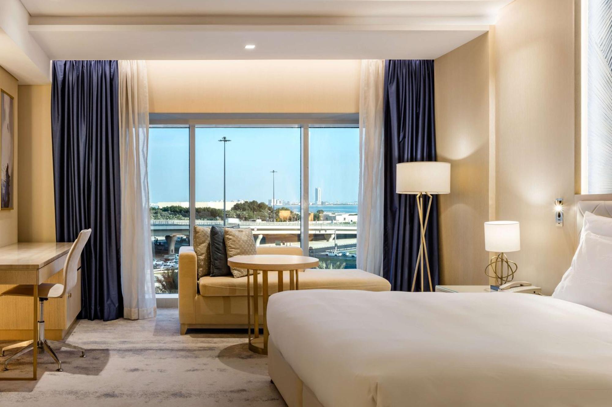 The Diplomat Radisson Blu & Aparthotel