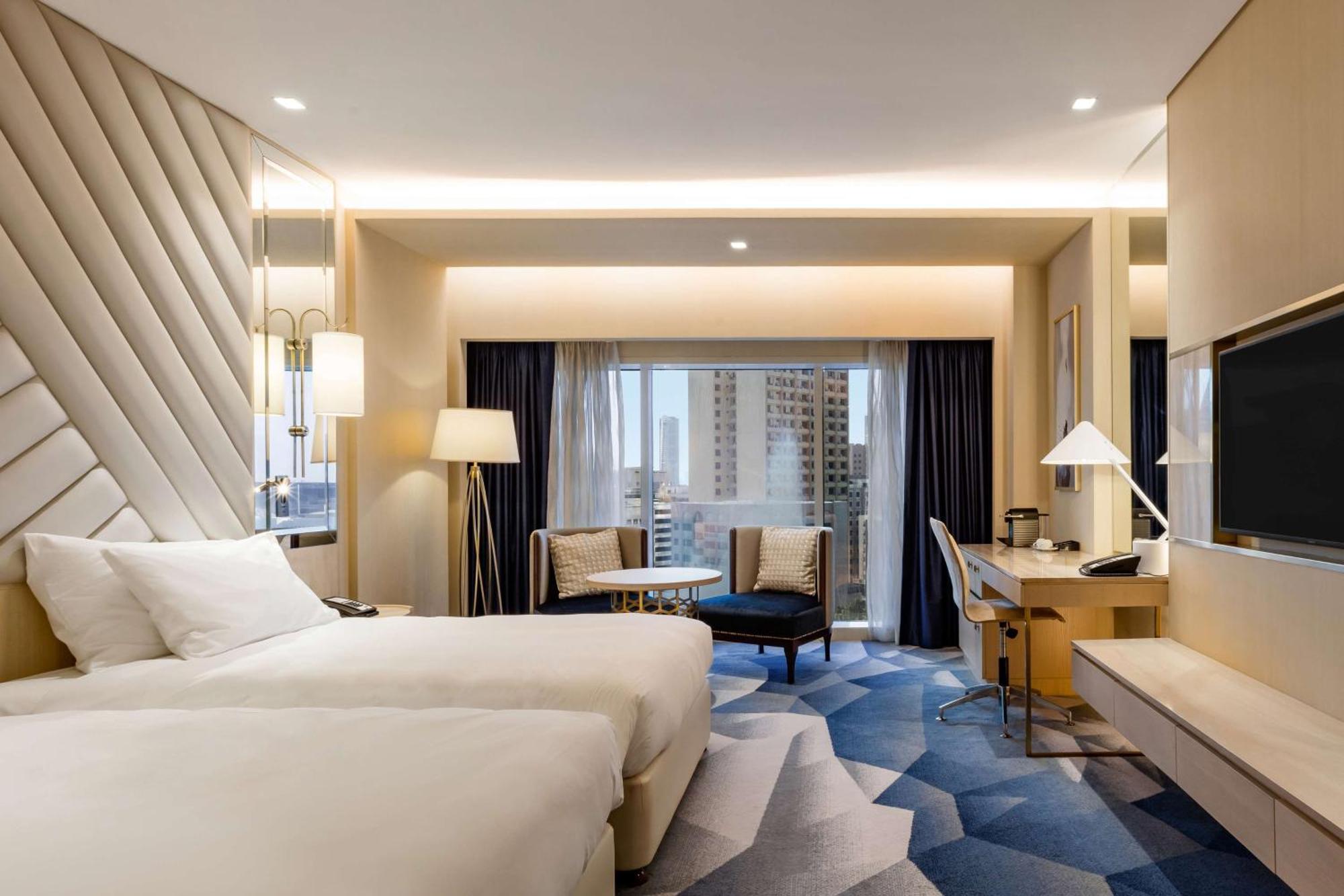 The Diplomat Radisson Blu & 5*